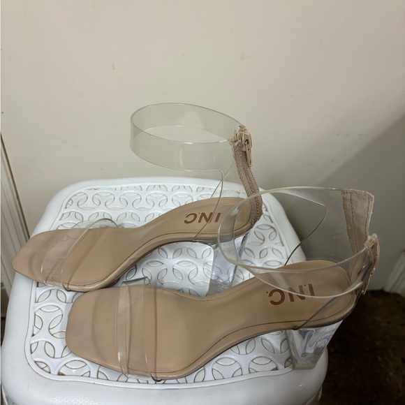 Beautiful see-thru or ghost block heel vinyl. - Picture 2 of 6